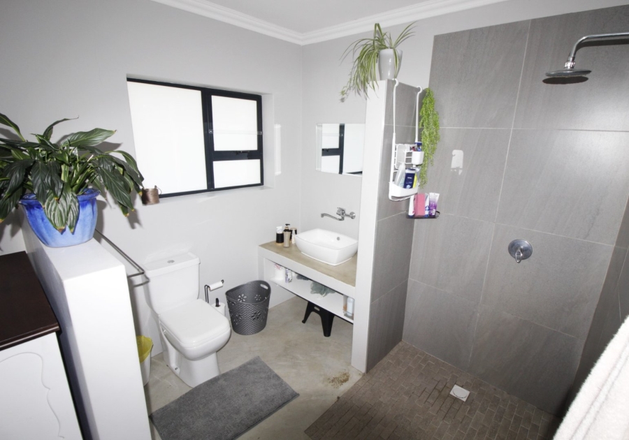 4 Bedroom Property for Sale in Paradise Beach Eastern Cape